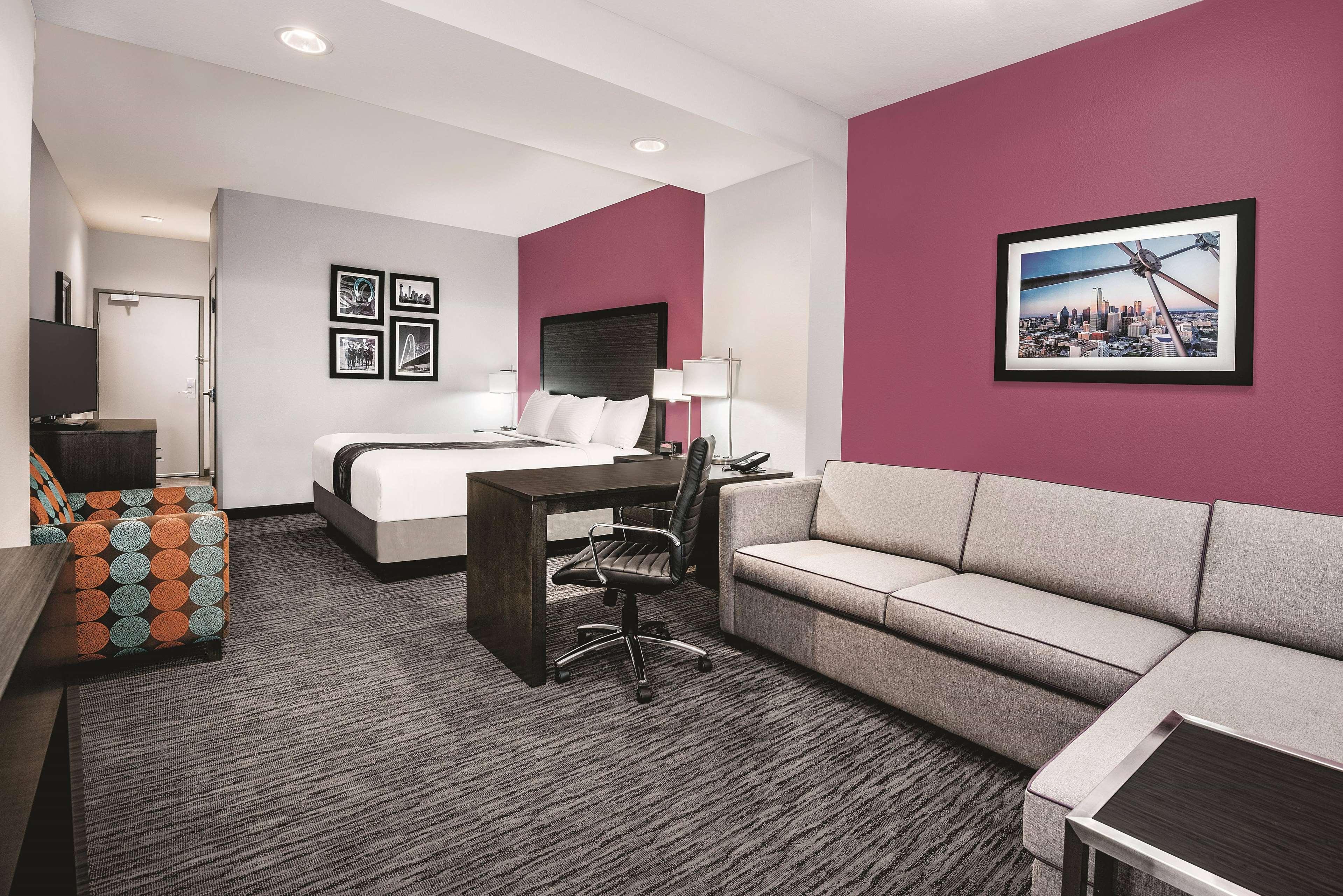 La Quinta By Wyndham Dallas North Grand Prairie