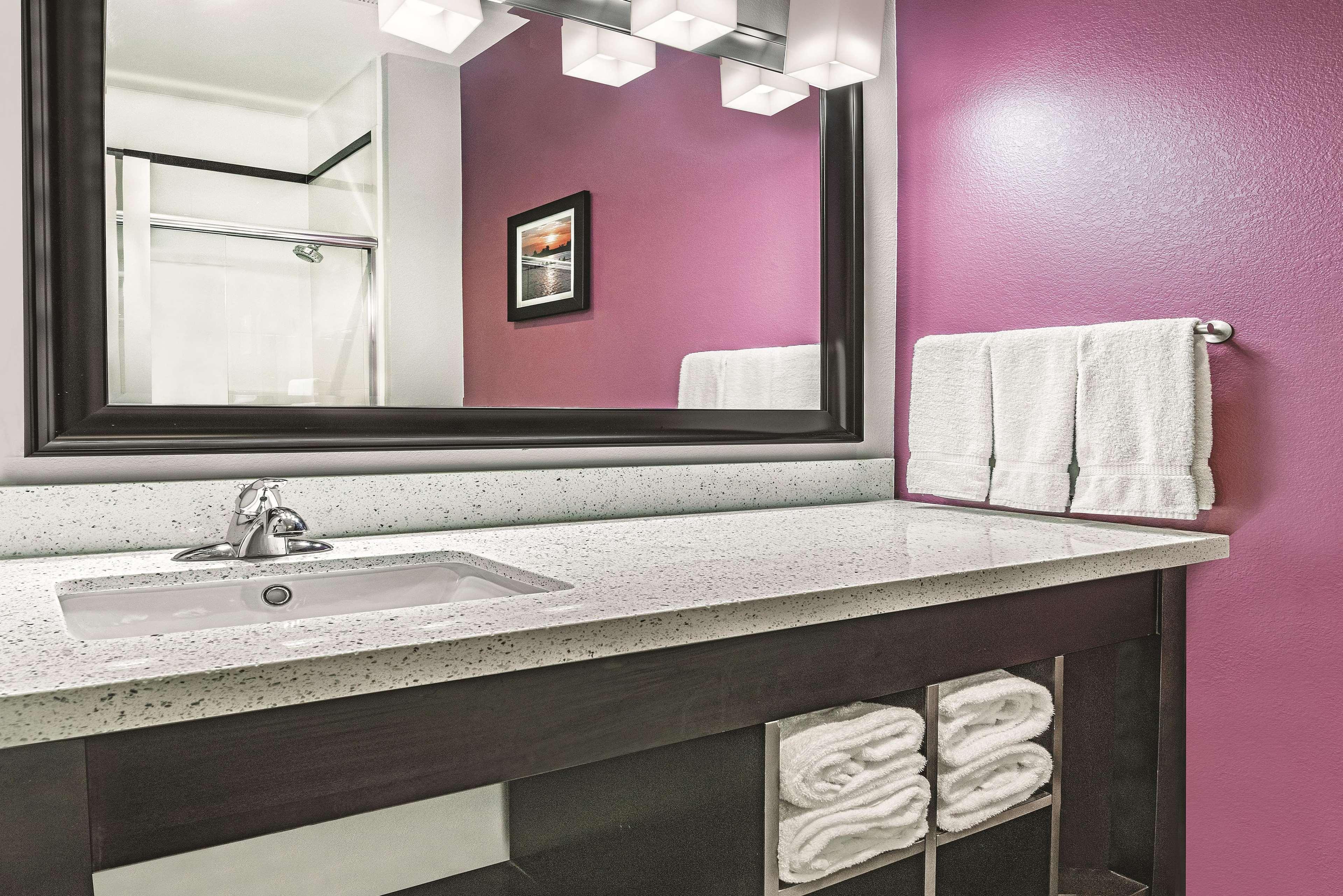 Hotel La Quinta By Wyndham Dallas North Grand Prairie