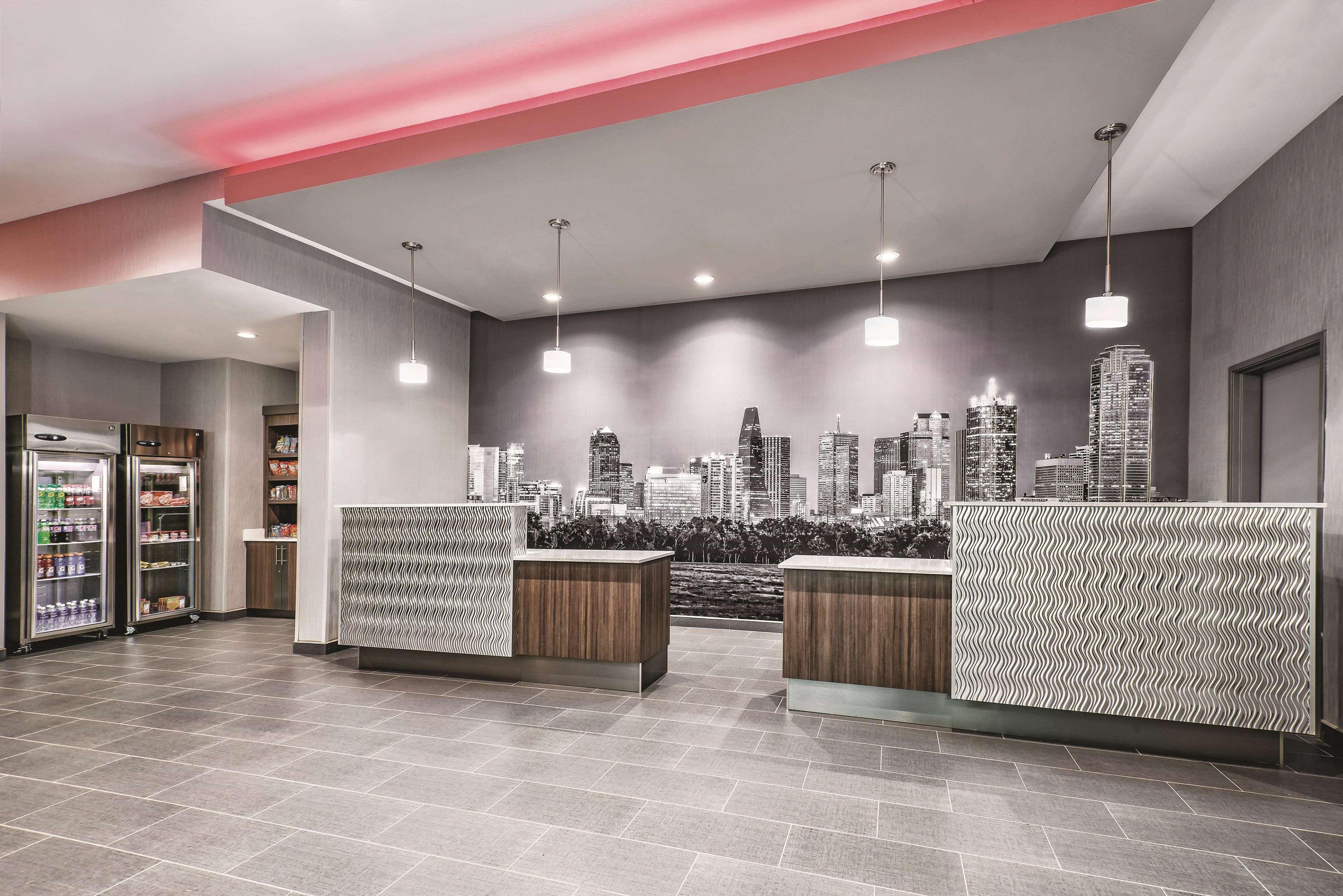 Hotel La Quinta By Wyndham Dallas North Grand Prairie