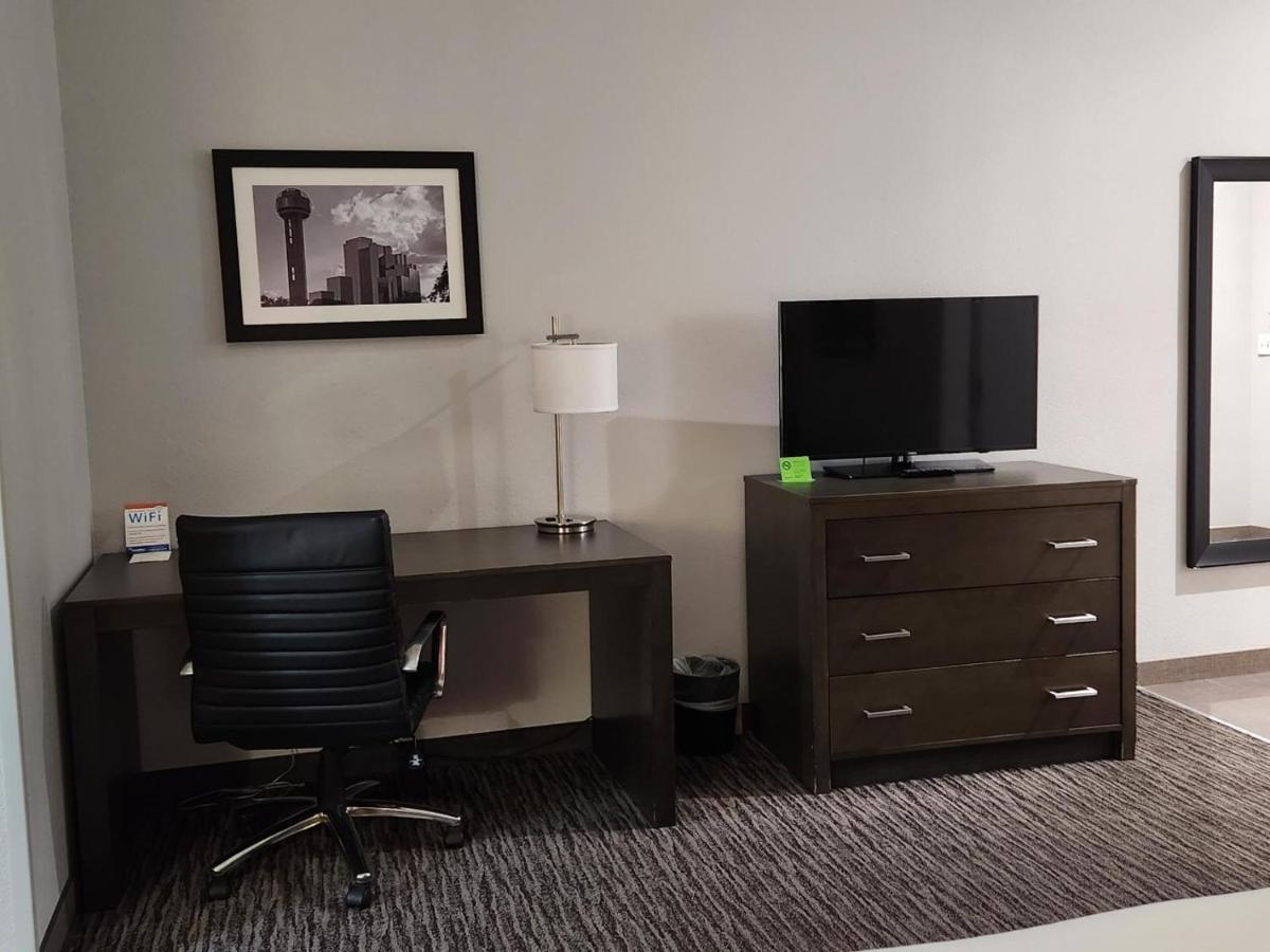 La Quinta By Wyndham Dallas North Grand Prairie