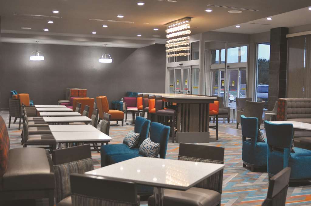 Hotel La Quinta By Wyndham Dallas North