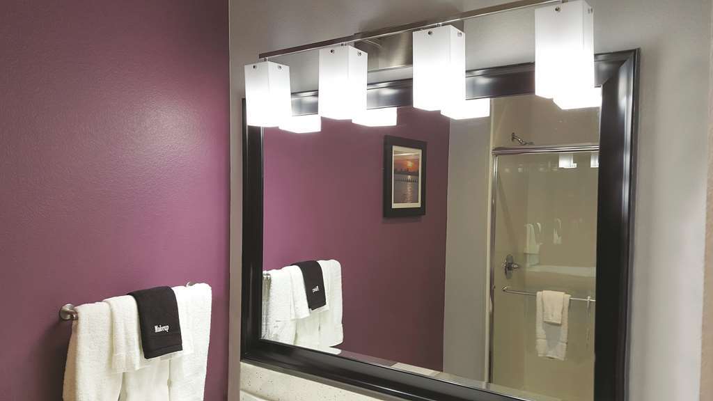 La Quinta By Wyndham Dallas North Grand Prairie